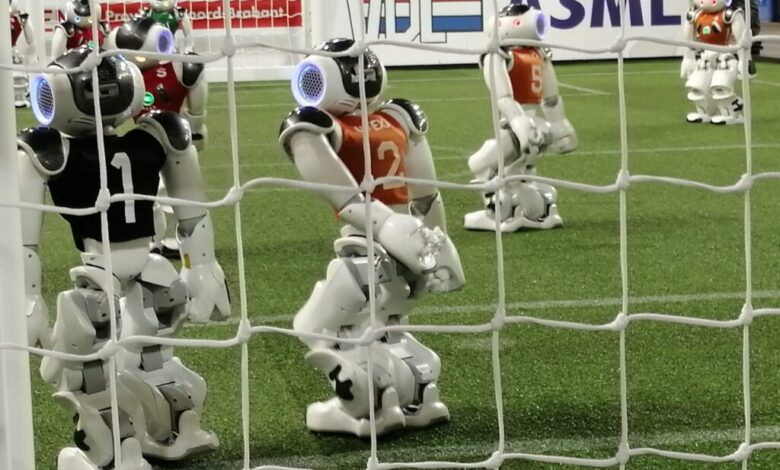 Robôs na RoboCup2024 avançam em desafios diários