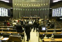 Câmara pode votar urgência para alterar número de deputados e decisão afeta composição legislativa