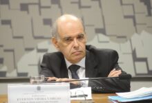 Embaixador do Brasil no Vaticano agenda encontro com papa e governo