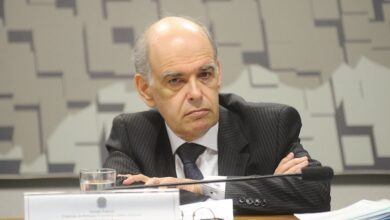 Embaixador do Brasil no Vaticano agenda encontro com papa e governo