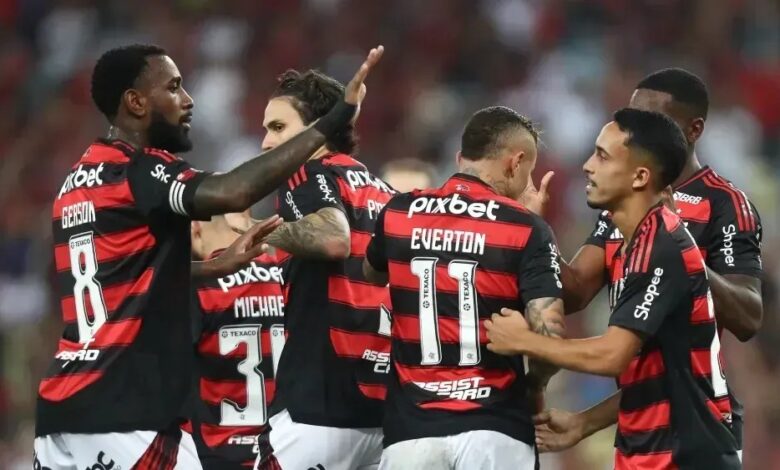 Flamengo terá titulares em clássico contra Palmeiras