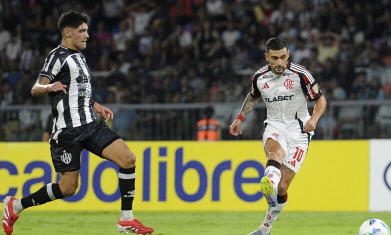 Flamengo empata sem gols com Central Córdoba pela Libertadores