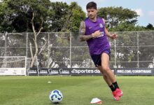 Corinthians retoma atividades no campo após tendinopatia em treino visando vitória