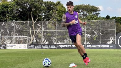 Corinthians retoma atividades no campo após tendinopatia em treino visando vitória