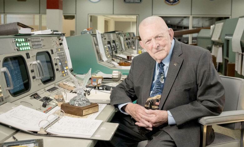 NASA lembra Gene Kranz na missão de controle do dia 21 de maio