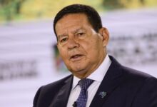 Mourão nega relato de Cid sobre reunião golpista no governo