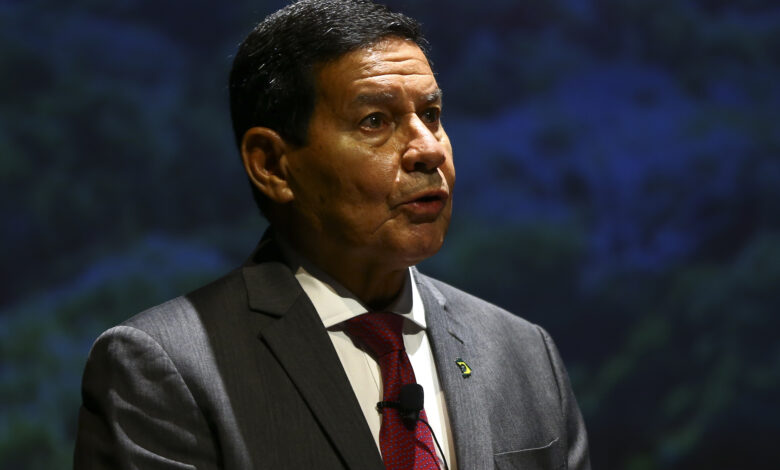 Mourão critica protesto 8/1 e minimiza impacto no governo