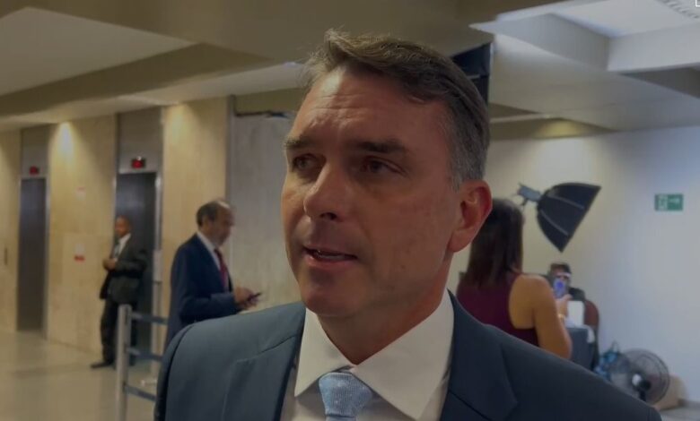 Flávio Bolsonaro cobra Alcolumbre sobre anistia no congresso