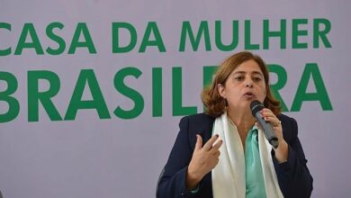 Lula demite Cida Gonçalves no governo após crise interna