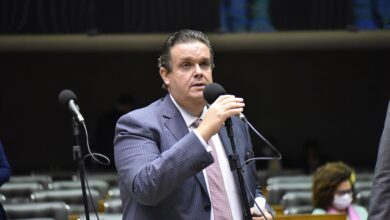 Senado aprova convite para ministro explicar fraudes no INSS