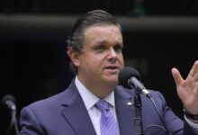 Oposição quer convocar ministro no caso fraude no INSS