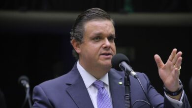 Oposição quer convocar ministro no caso fraude no INSS
