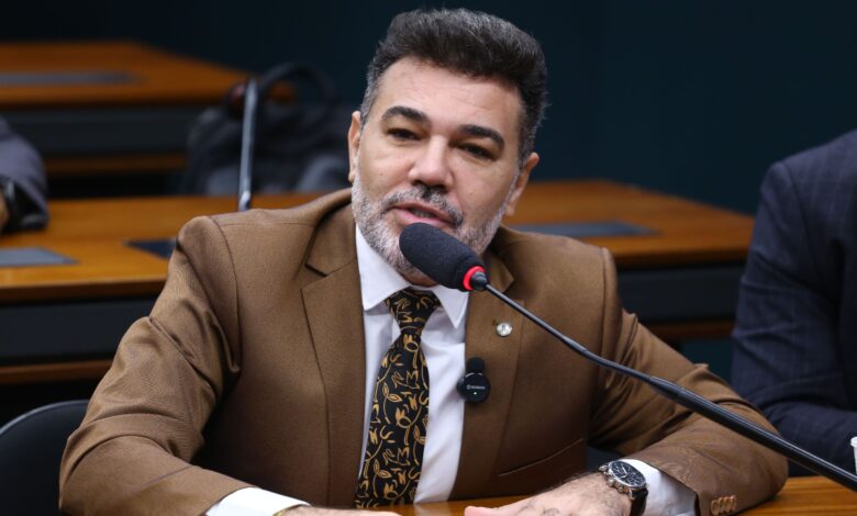 Marco Feliciano pagará indenização por danos morais no Congresso