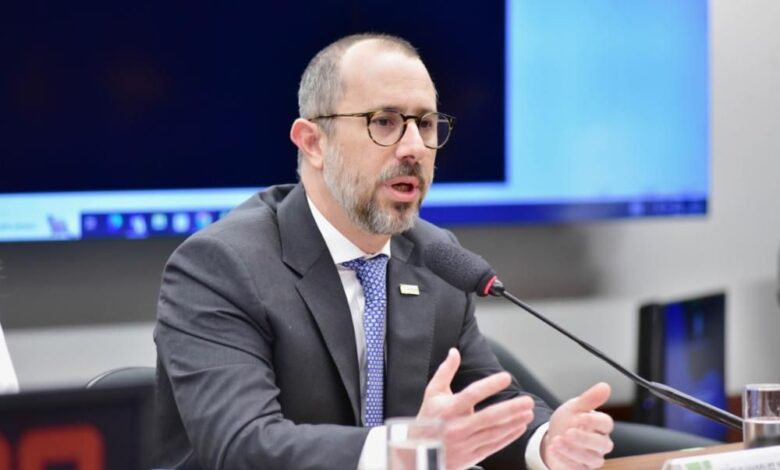 Ministro da CGU defende correções no INSS durante governo