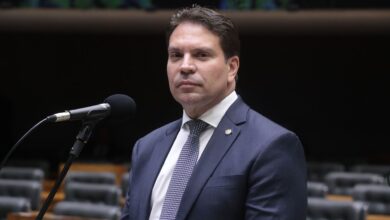 Câmara informa STF sobre suspensão de ação contra Ramagem