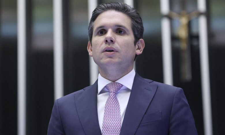 Hugo aciona STF e questiona decisão do Congresso sobre Ramagem