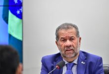 Bancada do PDT na Câmara deixa base do governo após saída de Lupi