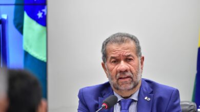 Bancada do PDT na Câmara deixa base do governo após saída de Lupi
