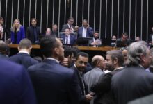 Congresso aprova aumento de deputados e detalha votos