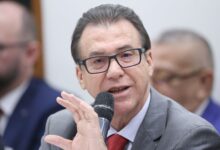Ministro sugere Congresso reduzir jornada sem fim da 6x1