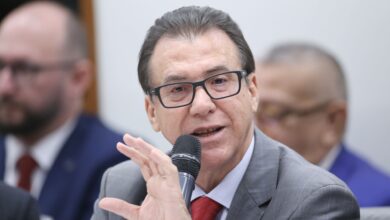 Ministro sugere Congresso reduzir jornada sem fim da 6x1