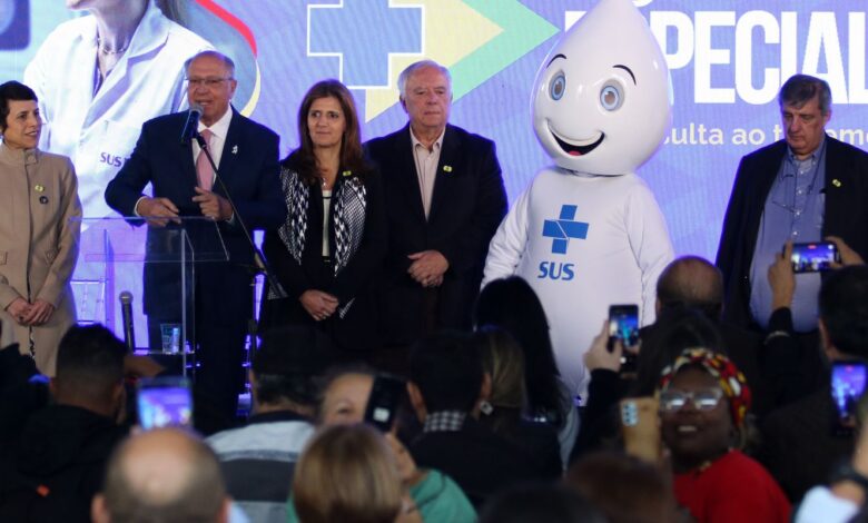 SUS entrega equipamentos para tratamento do câncer em seis cidades
