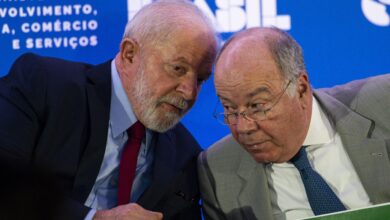 Câmara cobra convocação de Mauro Vieira após fala de Lula na China sobre governo