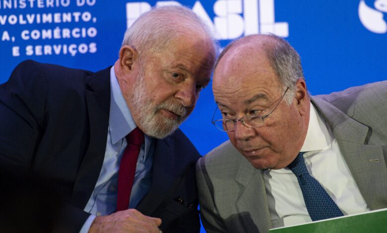 Câmara cobra convocação de Mauro Vieira após fala de Lula na China sobre governo