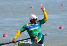 Isaquias Queiroz conquista ouro e título na Copa do Mundo de canoagem