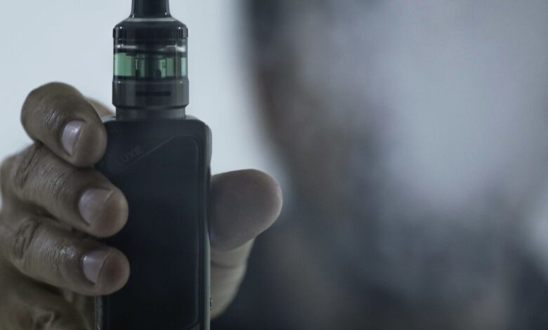 Plataformas devem remover anúncio de cigarros eletrônicos, OMS alerta para riscos à saúde