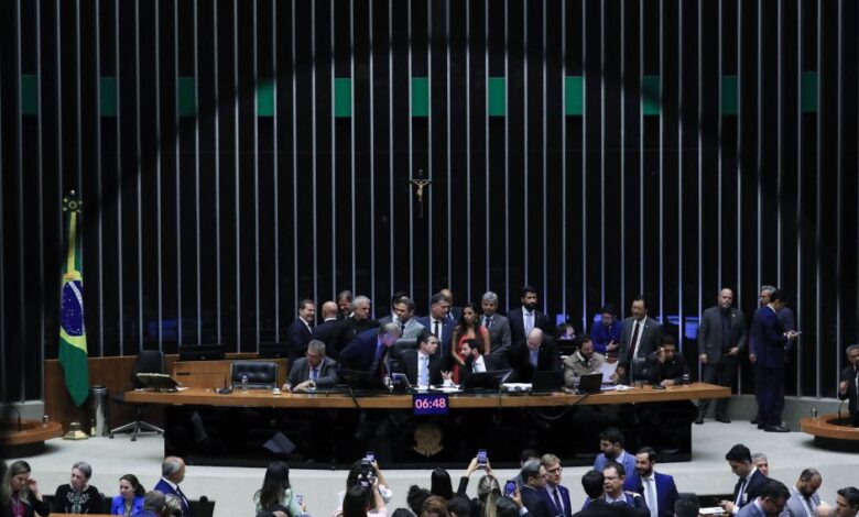Governo pede retirada de urgência e destrava pauta na Câmara