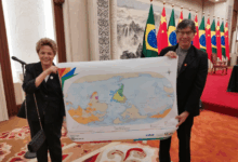 Presidente do IBGE apresenta novo mapa-múndi no governo Dilma