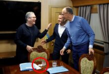 Alex Jones compartilha foto falsa de líderes pro-Ucrânia