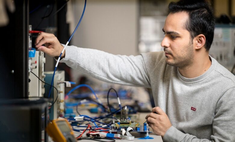 LLM reduz consumo de energia em 50% com chip AI