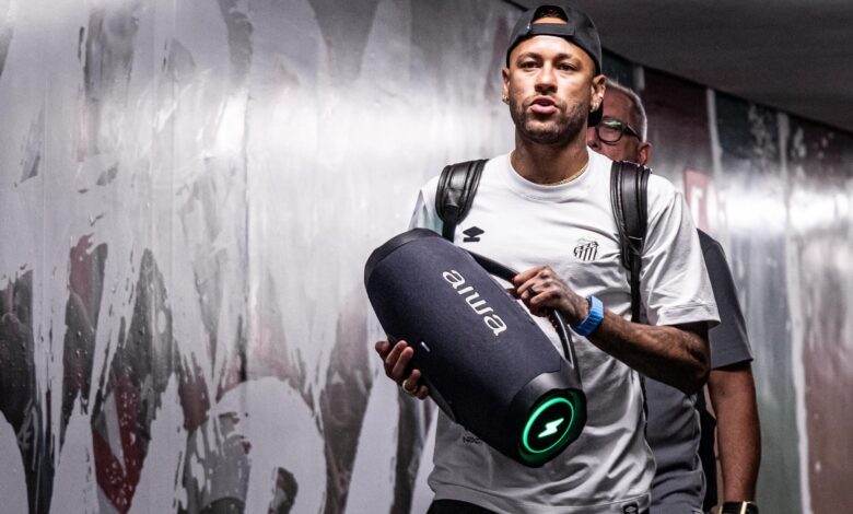 Neymar recebe quase R$ 10 milhões no Santos em temporada