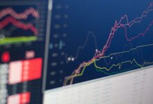 Juros futuros sobem com alta de serviços no Brasil