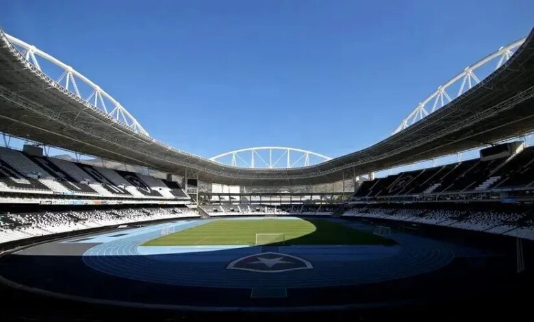 Botafogo busca vitória contra Internacional no Brasileirão
