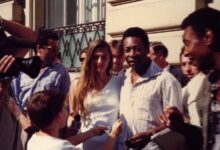 Ilze Scamparini prega peça em Pelé na Copa 90 clássico
