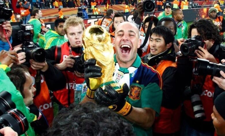 Campeão do mundo com a Espanha se aposenta para ser técnico