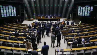 Câmara discute projeto que altera número de deputados no Congresso