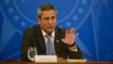 Braga Netto jogava vôlei no 8/1 e surpreende governo