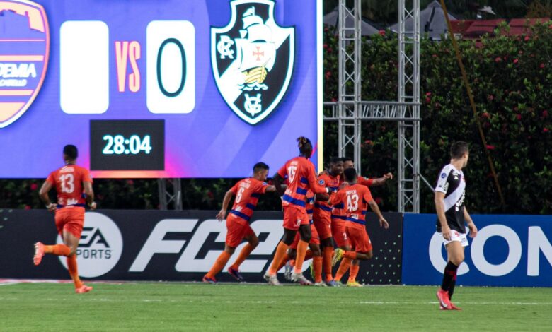 Vasco sofre derrota e complica campanha na Sul-Americana