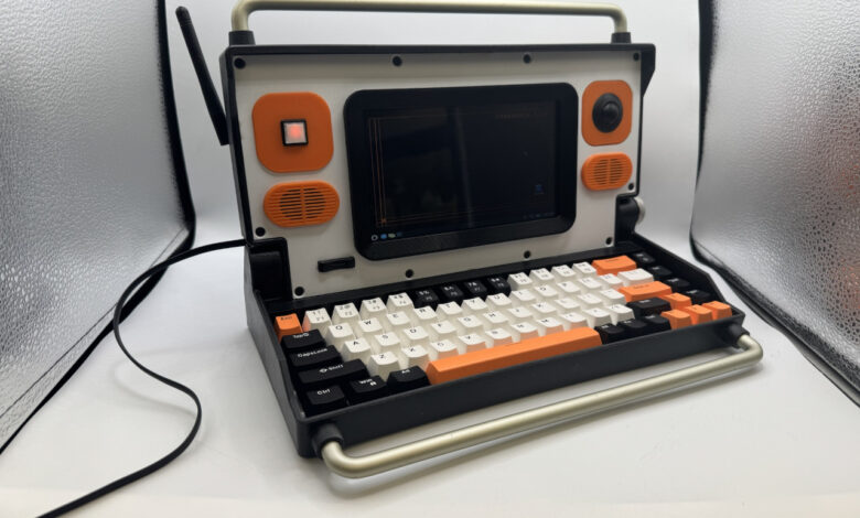Cyberdeck inspira design de laptop com estilo dos anos 70