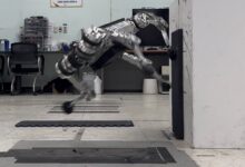 Rede neural programa robô para parkour em alta velocidade