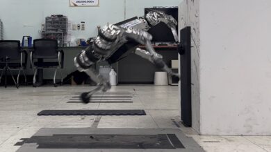 Rede neural programa robô para parkour em alta velocidade