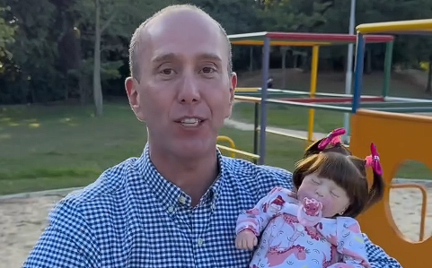 Prefeitura de Sorocaba promove ação para crianças com bebê reborn em evento do governo