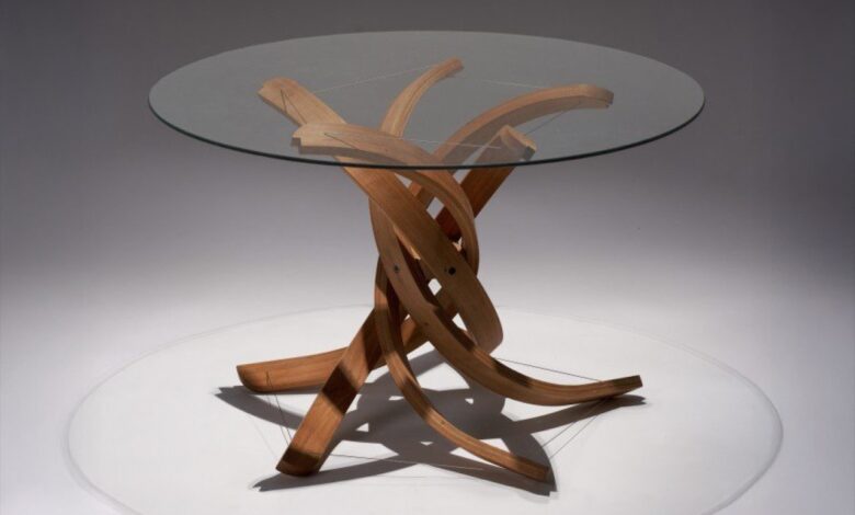 Sakura Table projeta sombras em formato de pétalas com LED