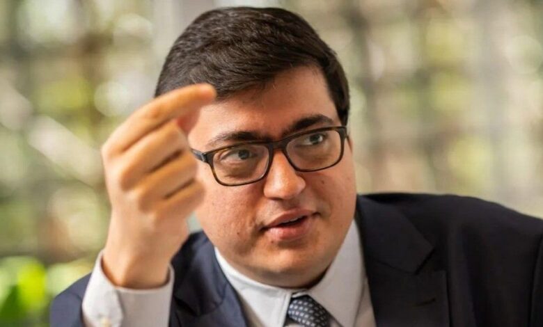 Governo ajusta arrecadação e mercado revisa projeções de PIB