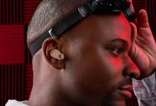 Bose e Skullcandy lançam fones TWS US$99 com design e cancelamento ativo