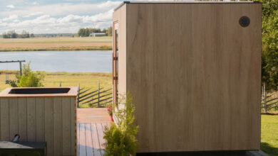 Primeira sauna off-grid dos EUA une design sustentável e tradição
